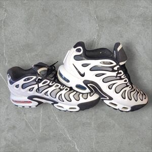 Nike White and Black Men's Sneakers